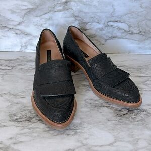 Neosens size EU 36 size 6 Lace patterned stamped tooled leather heeled loafers